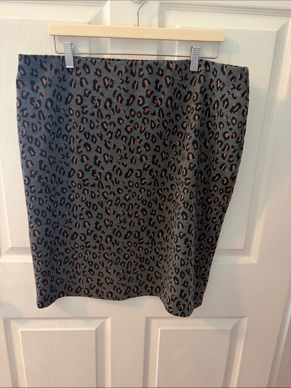 Nine West Gray Leopard Print A-Line Skirt with Brown Spots